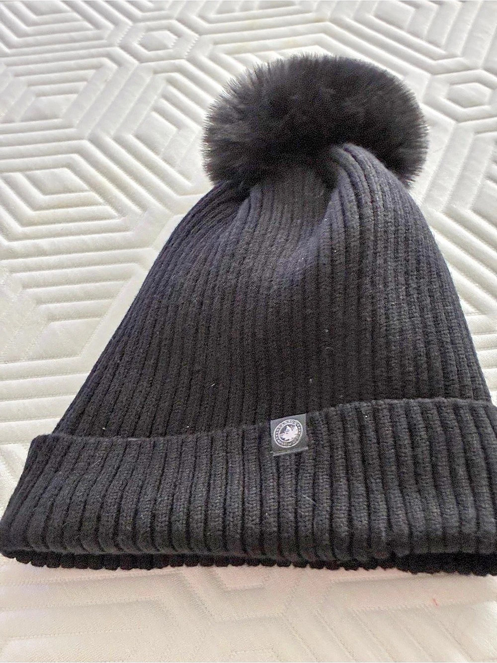 Canada Weather Gear Ribbed Knit Pom-Pom Beanie in Black Like New